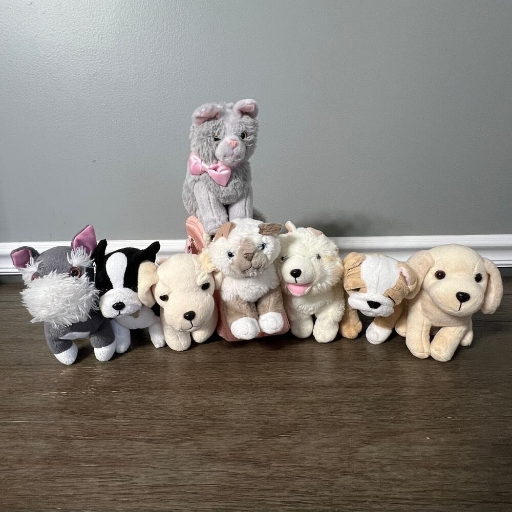 Our Generation Mixed Lot 8 Cats & Dogs Plush Doll Pets with Pink Carrying Case